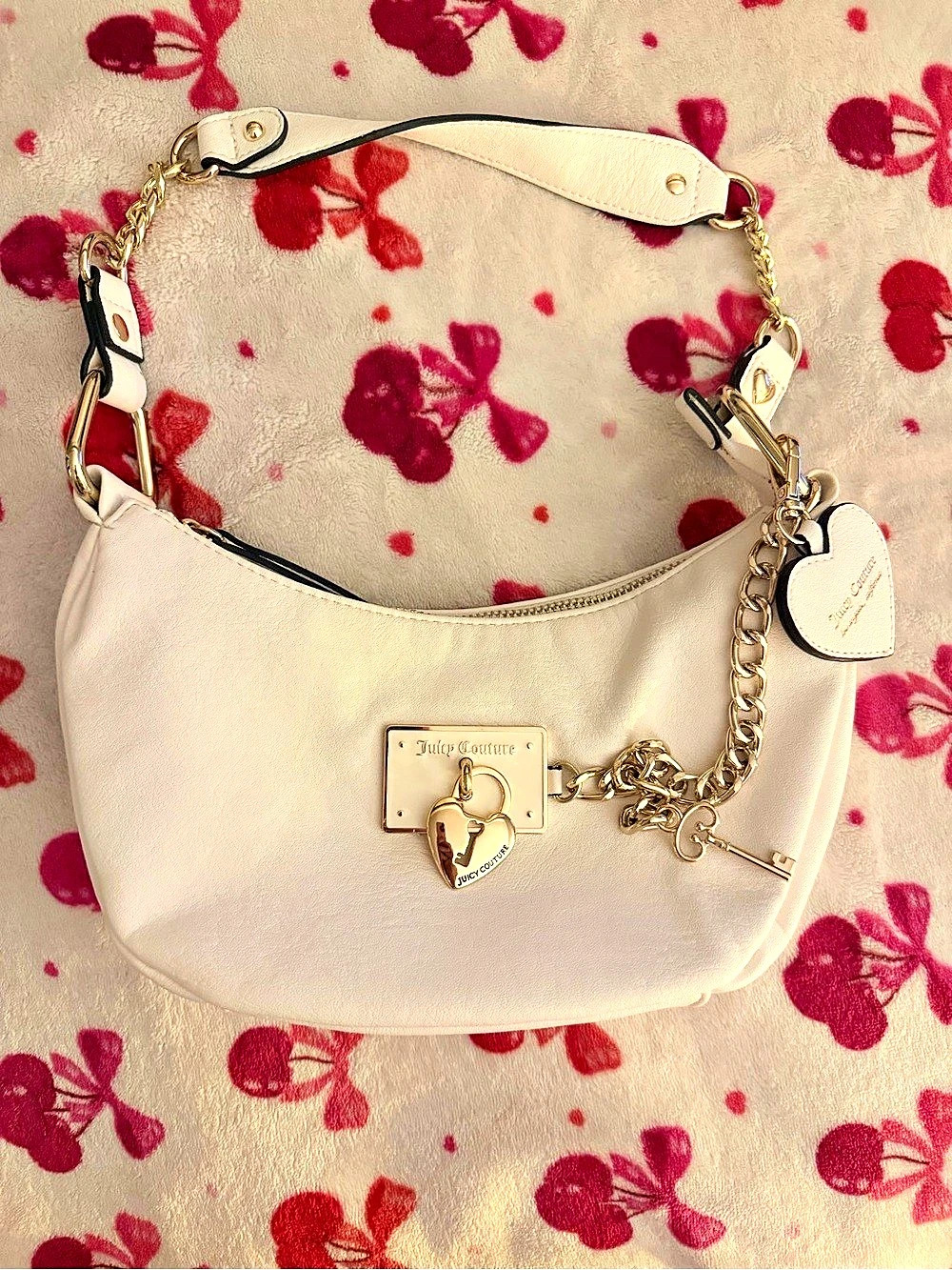Juicy Couture Shoulder Bag in Pink